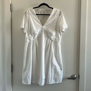 Banana Republic Short Sleeve White Mini Dress - Size XL